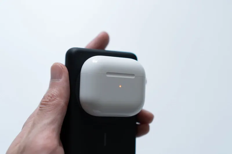 MagsafeモバイルバッテリーでAirpods3が充電可能
