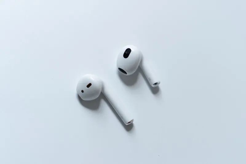 Airpods1とAirpods3のうどん部分を比較