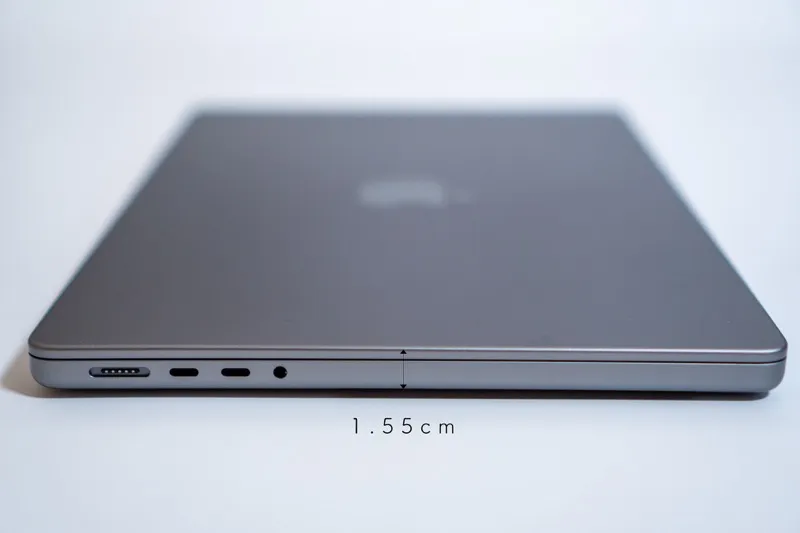 M1 Pro MacBookPro 14インチの高さ