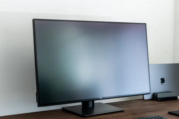 DELL U3219Qは見た目もオシャレなモニター