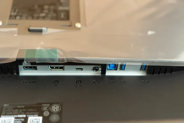 DELL U3219Qの入力端子