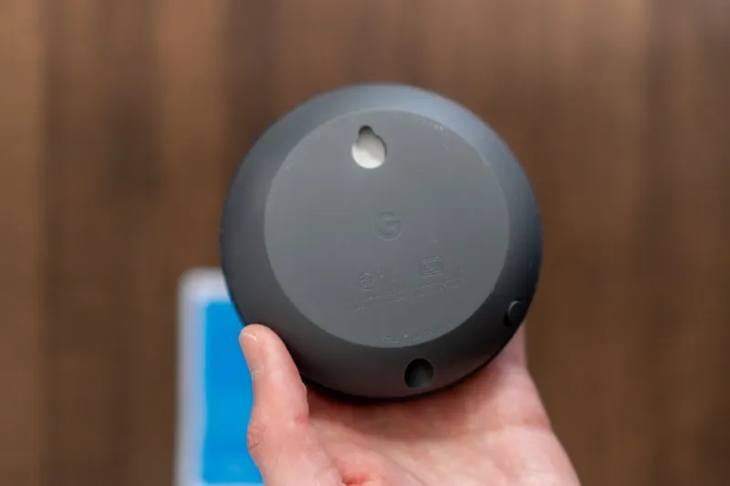 Google Nest Miniの背面