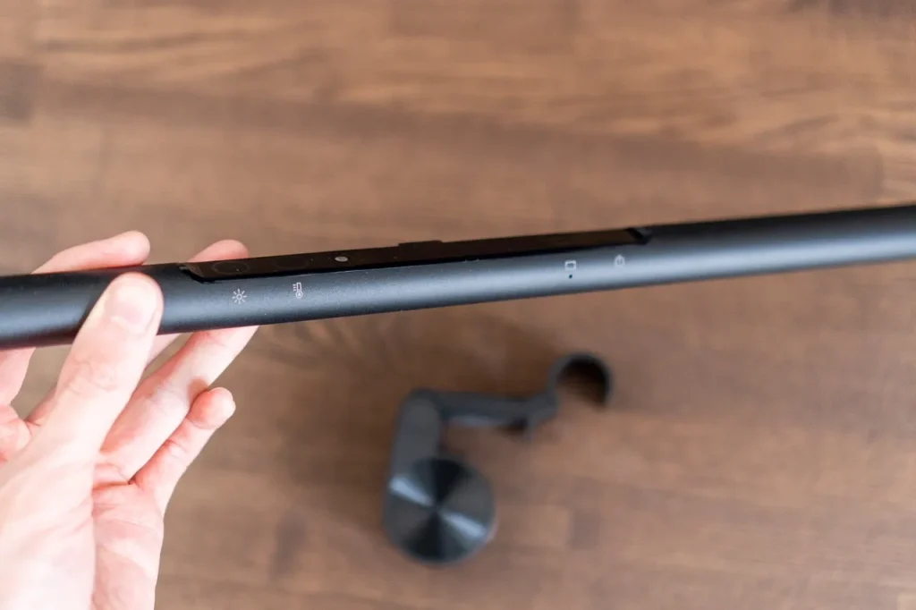 BenQ ScreenBArの本体