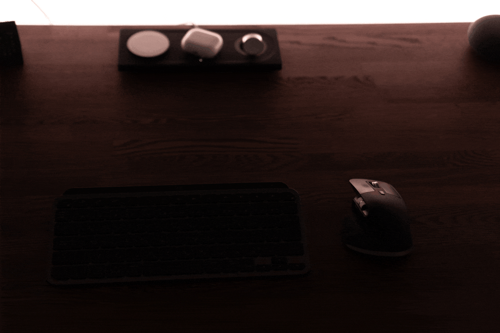 BenQ ScreenBarの電源をオンにした際の明るさのGIF