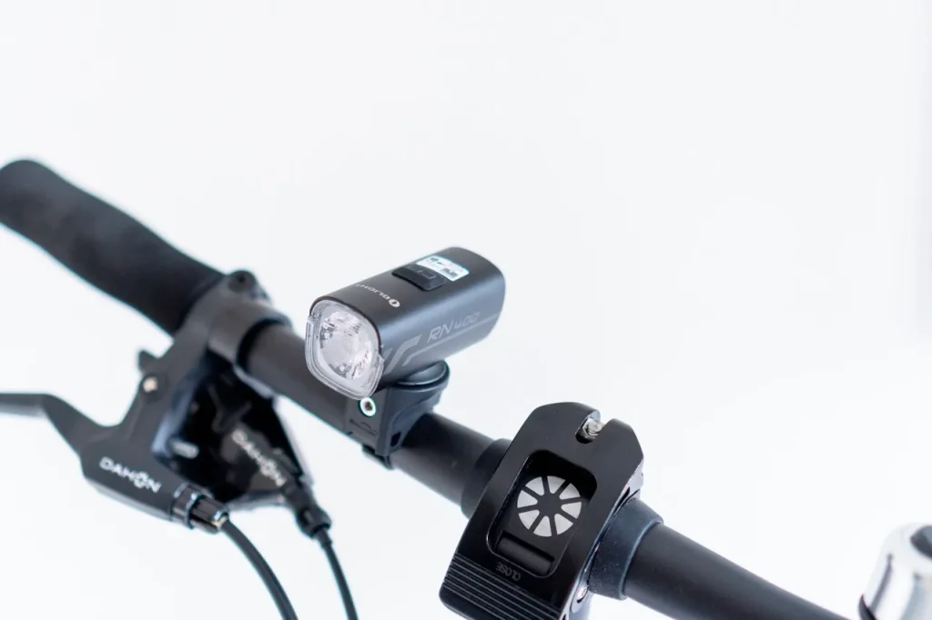折り畳み自転車DAHON K3にUSB-C充電式ライトを装着した画像